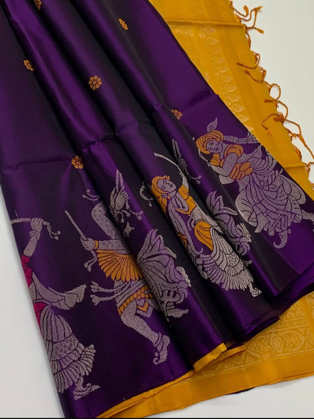 Showcasing handwoven soft silk saree with turning border , contrast pallu & blouse.Reach out to (1)